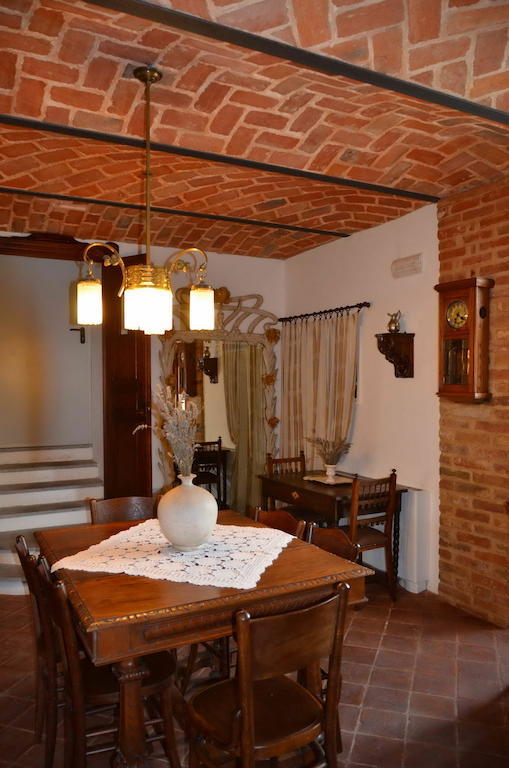 La Corte Di Gerardo Tonco